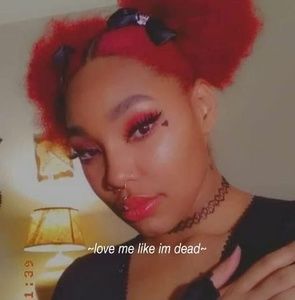 Meet your Posher, Naomi